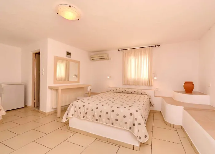 The Flower 2* Foinikiá