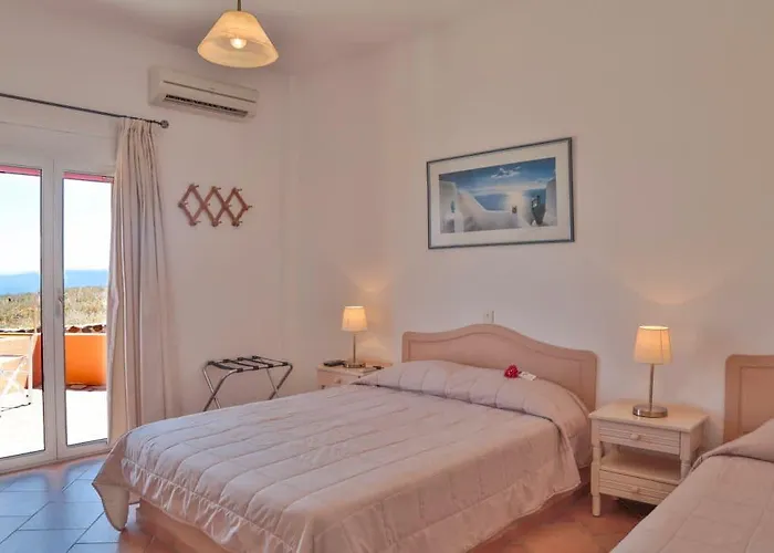 The Flower Hotel Foinikiá